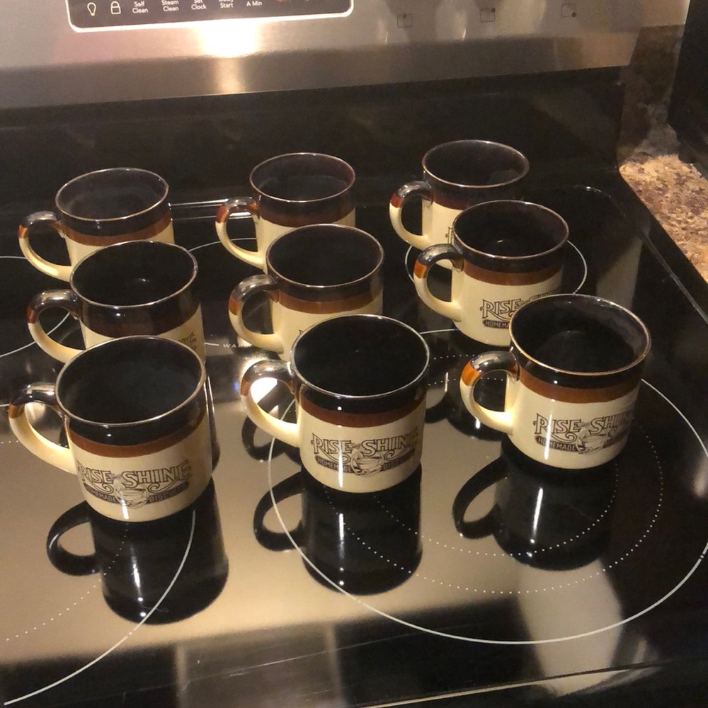 9 vintage set of 1986 Hardee’s Rise and Shine Homemade Biscuits coffee mugs.